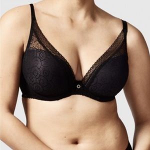 Chantelle festivite lace plunge bra- 36G- like new